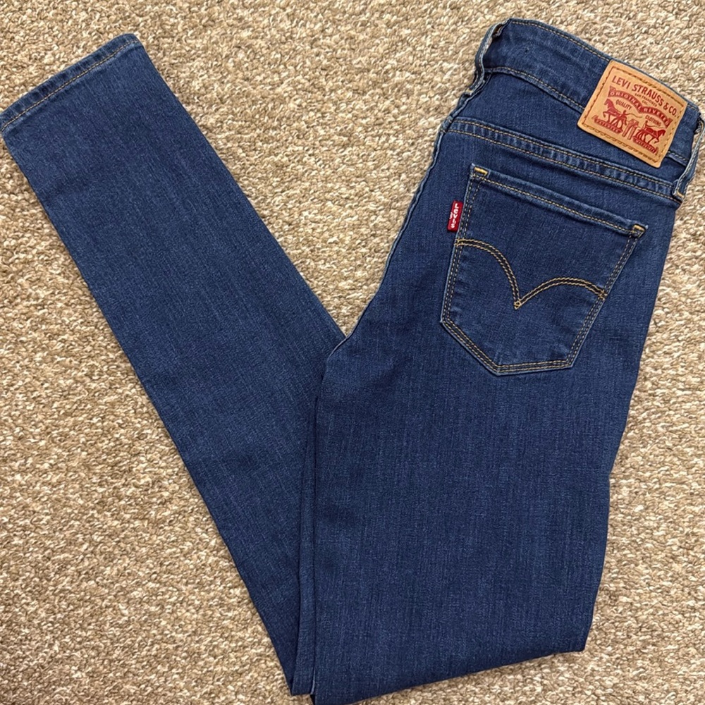Levi's 711 Skinny Jeans